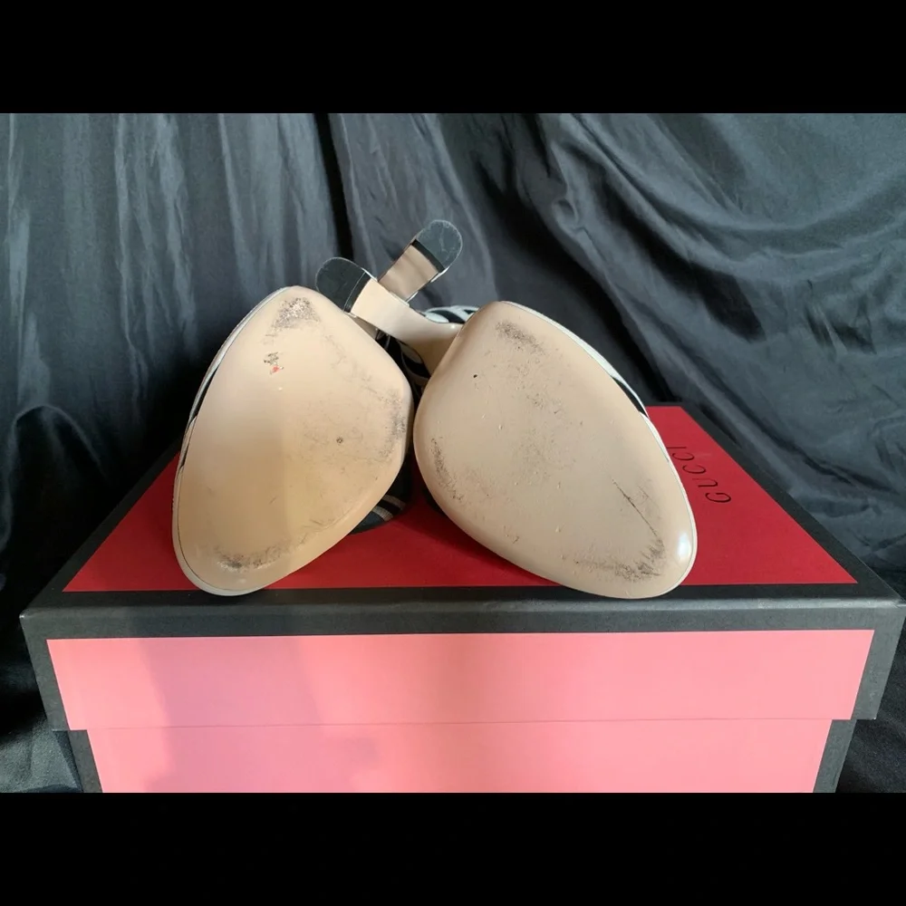 Gucci Zebra Mary Jane pumps in box - Picture 5 of 9